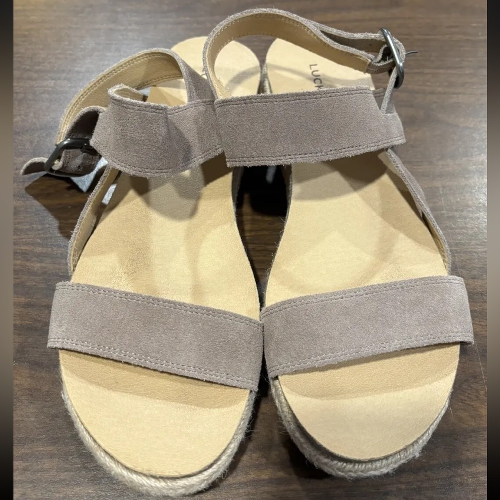 GUC Lucky Brand LP-Gadine Sandals Tan 9M